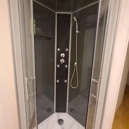 Plein Centre Lit King Size Et Canape Lit Apartment Barcelonnette